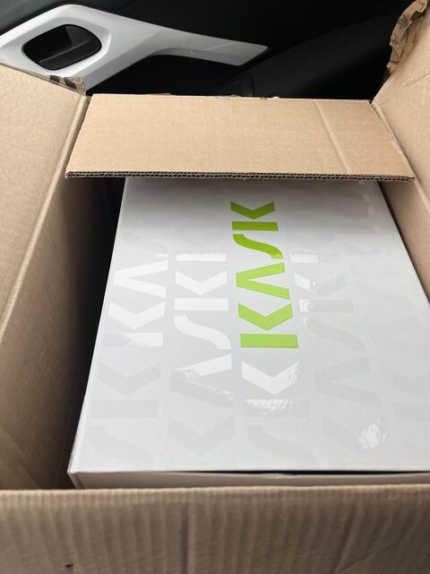 bombe Kask carbone